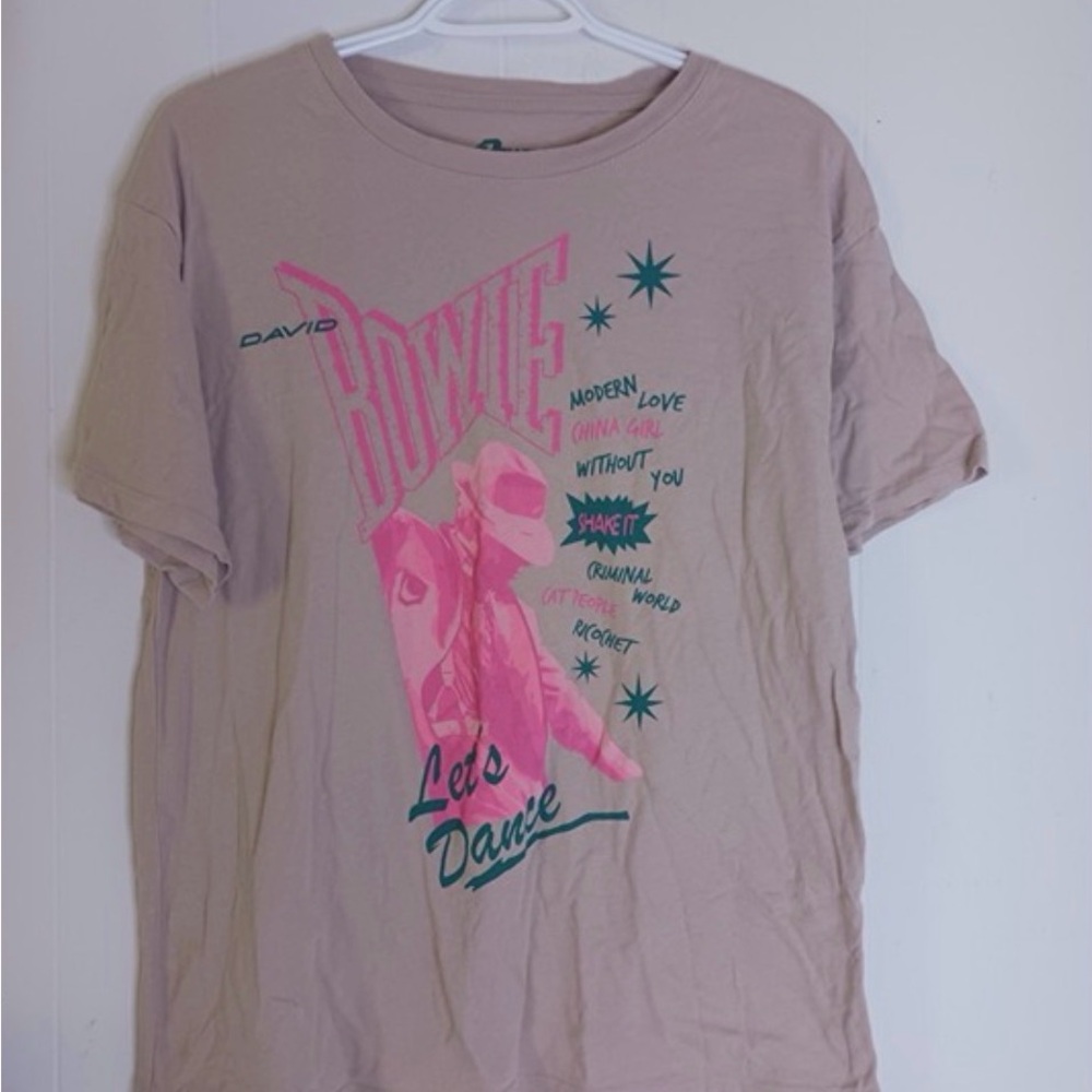 'David Bowie Graphic Tee Tan Size Medium Rock Pop Music Ziggy Stardust Women NWT